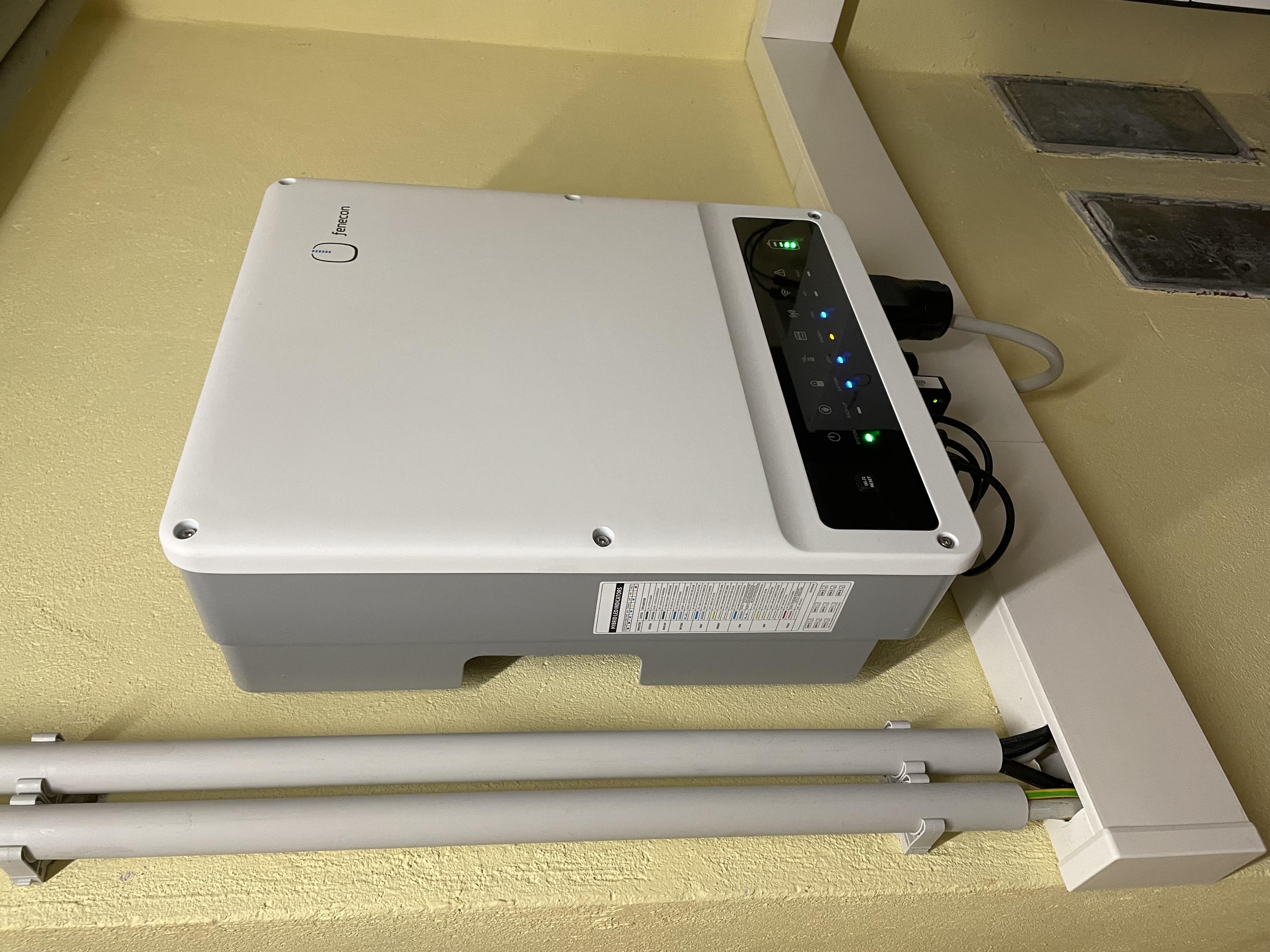 Solaranlagen Installateur: Fenecon Hybridwechselrichter - enerix Rostock - Photovoltaik & Stromspeicher, Inh. Björn Schumacher e.K.