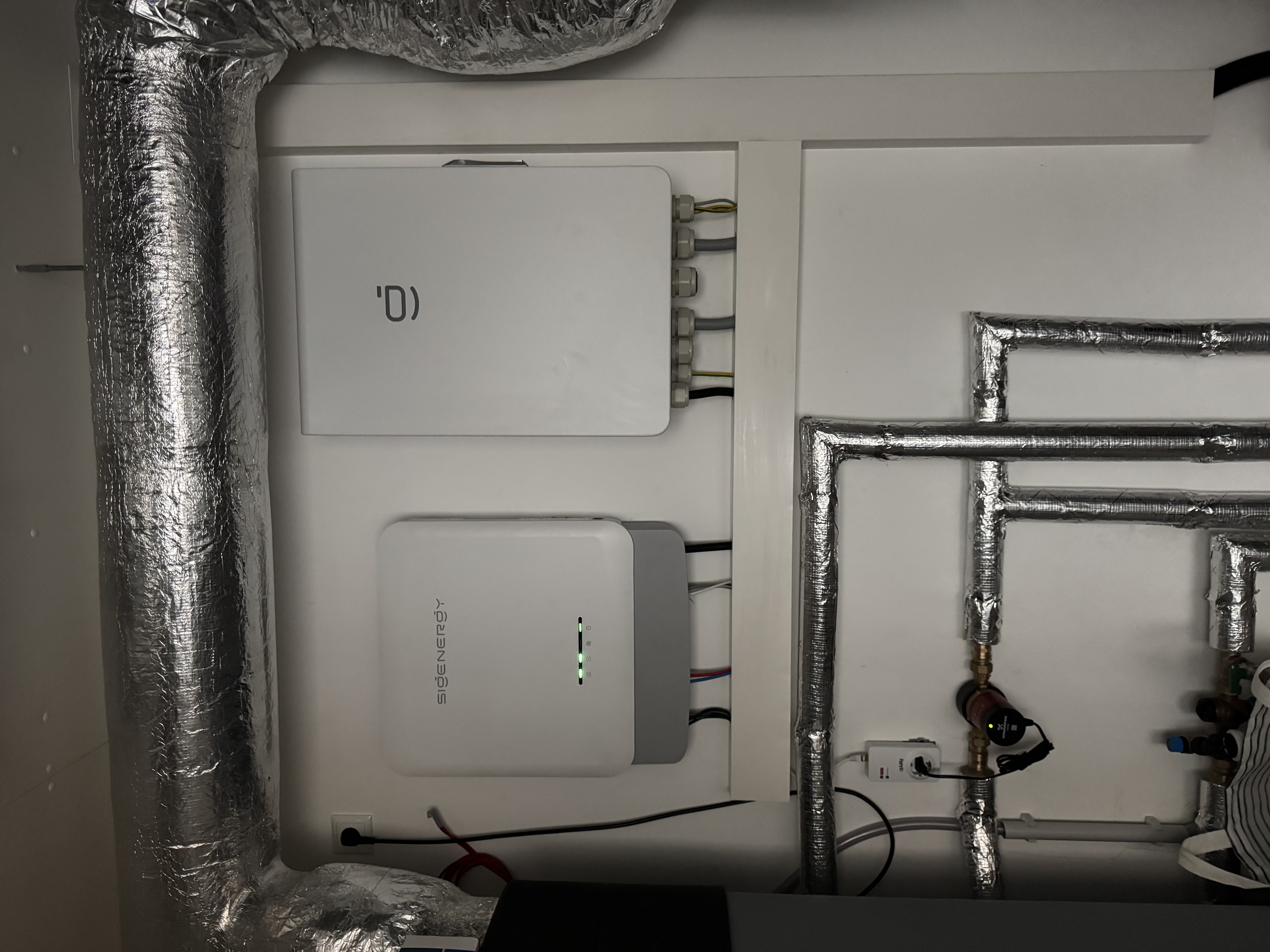 Solaranlagen Installateur: Ersatzstrombox und 12kW Wechselrichter von Sigenergy installiert von enerix Rostock - enerix Rostock - Photovoltaik & Stromspeicher, Inh. Björn Schumacher e.K.