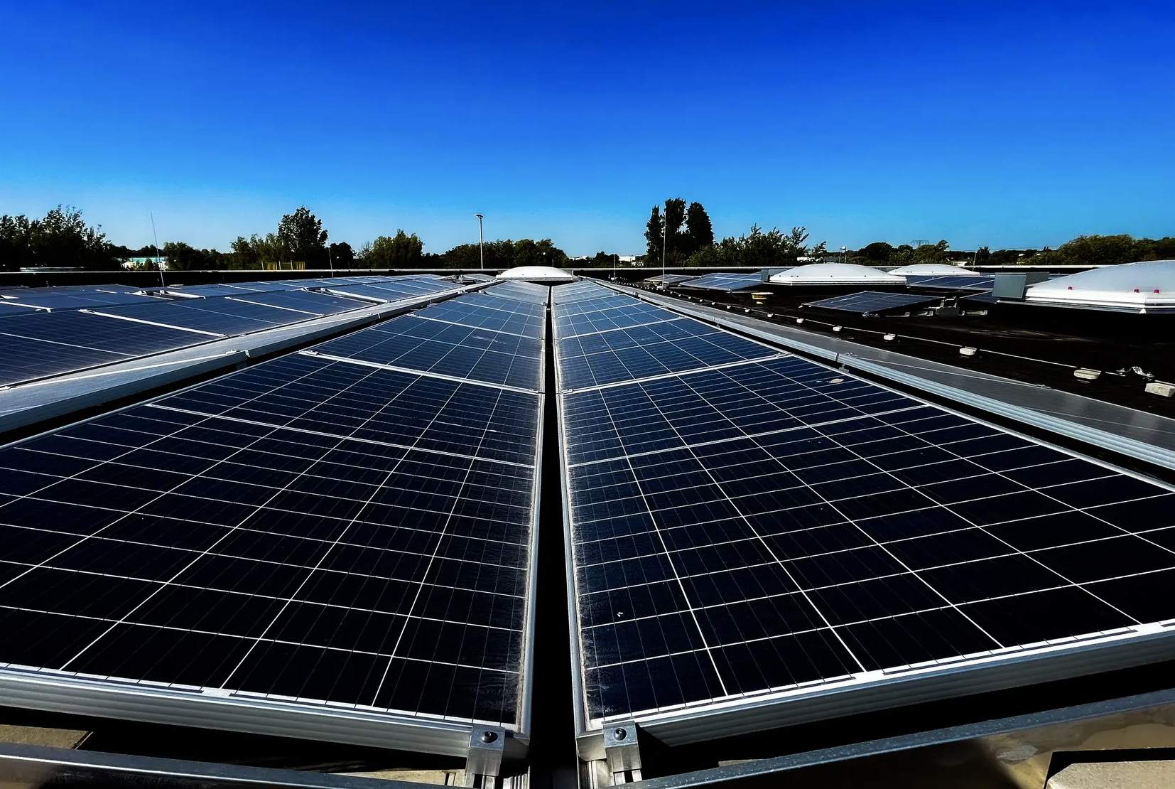 Photovoltaik Anbieter - New LightTec Solar GmbH