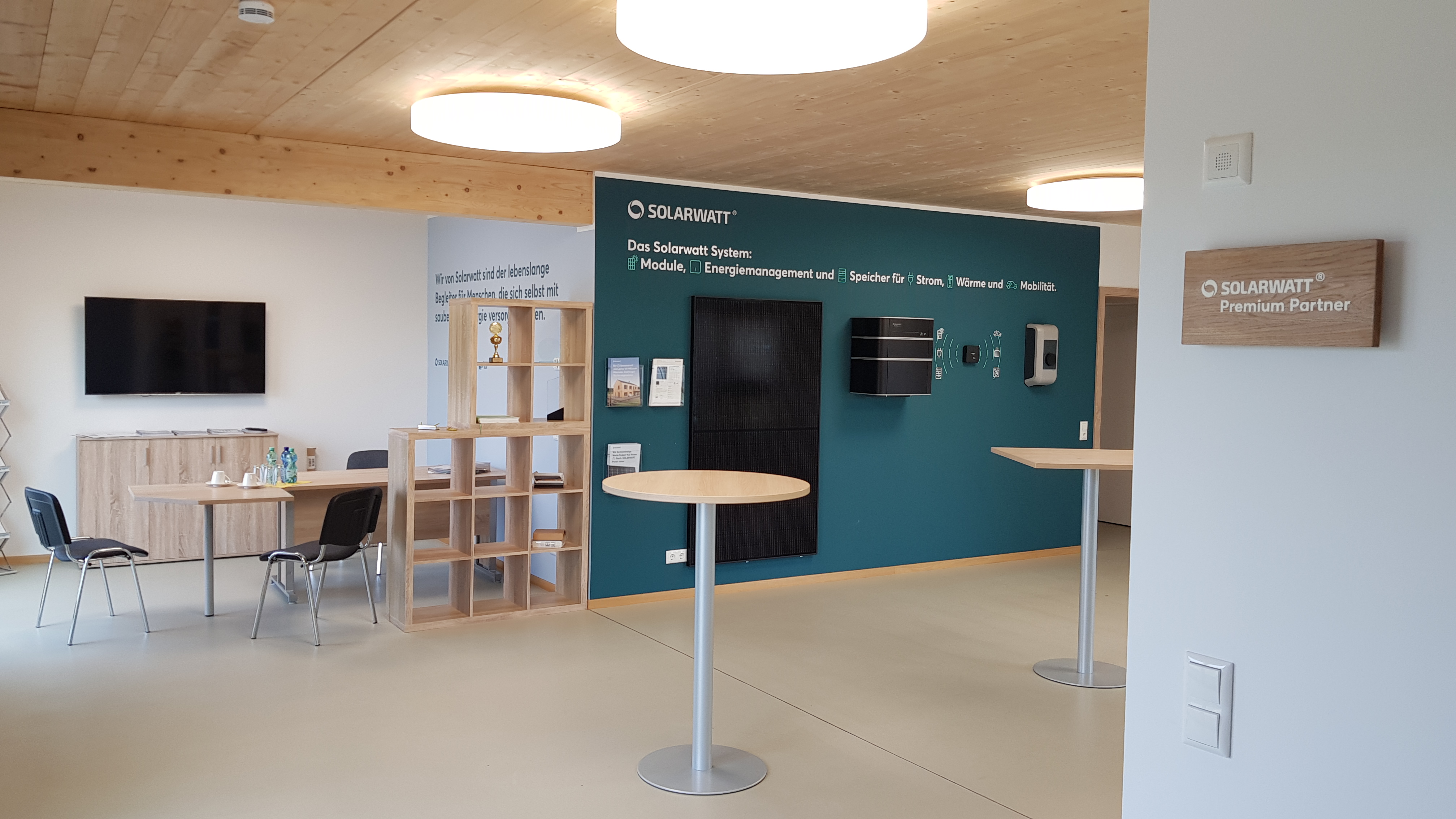 Photovoltaik Anbieter - unser Showroom mit Beratungsecke - aurora Solar GmbH