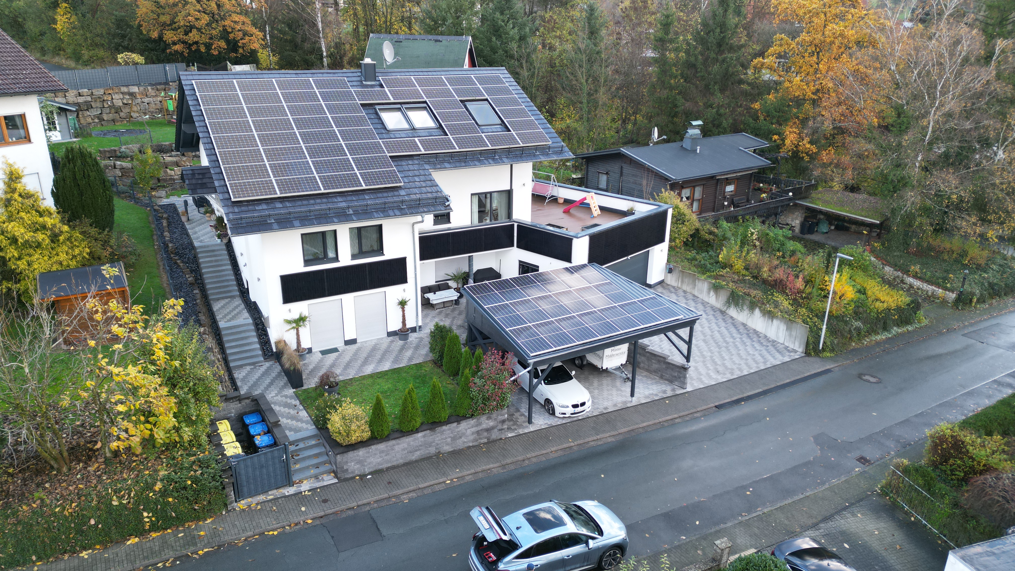 Photovoltaik Anbieter - Niddatal - 28,96kWp inkl. Glas-Glas-Modulen an der Fassade, 35638 Leun - Energietechnik Schermuly GmbH