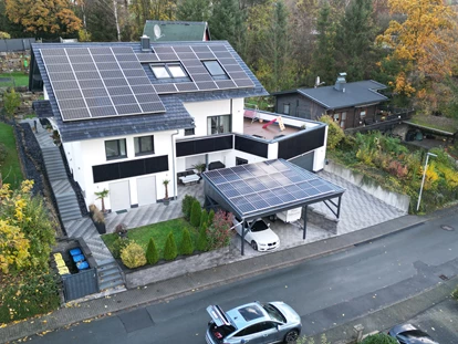 Photovoltaik Anbieter - Gießen - 28,96kWp inkl. Glas-Glas-Modulen an der Fassade - Energietechnik Schermuly GmbH