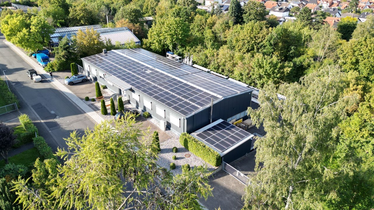 Energietechnik Schermuly GmbH Referenzobjekte PV Anlage für Gewerbe in Fernwald 93 kwP