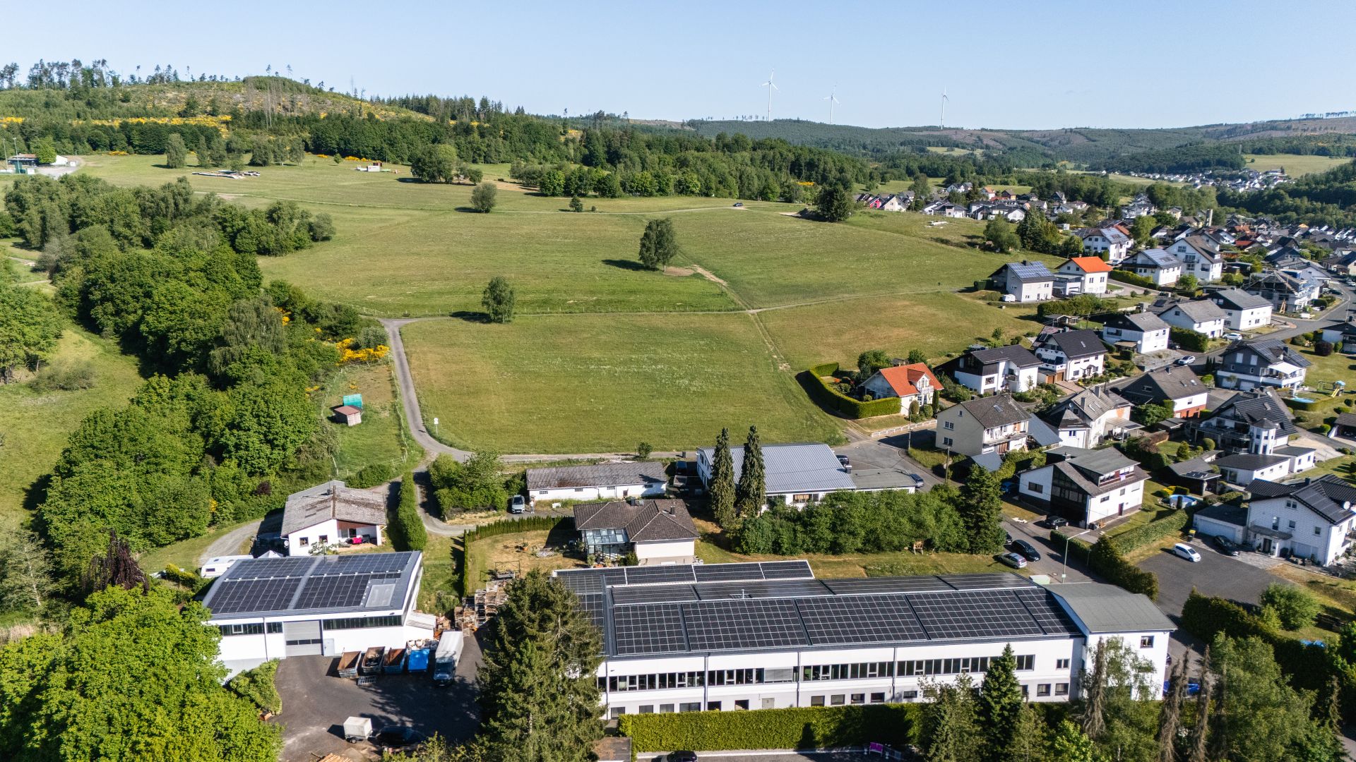 Gewerbliche Solaranlagen: 232kWp, Installation 2024, Haiger - Energietechnik Schermuly GmbH