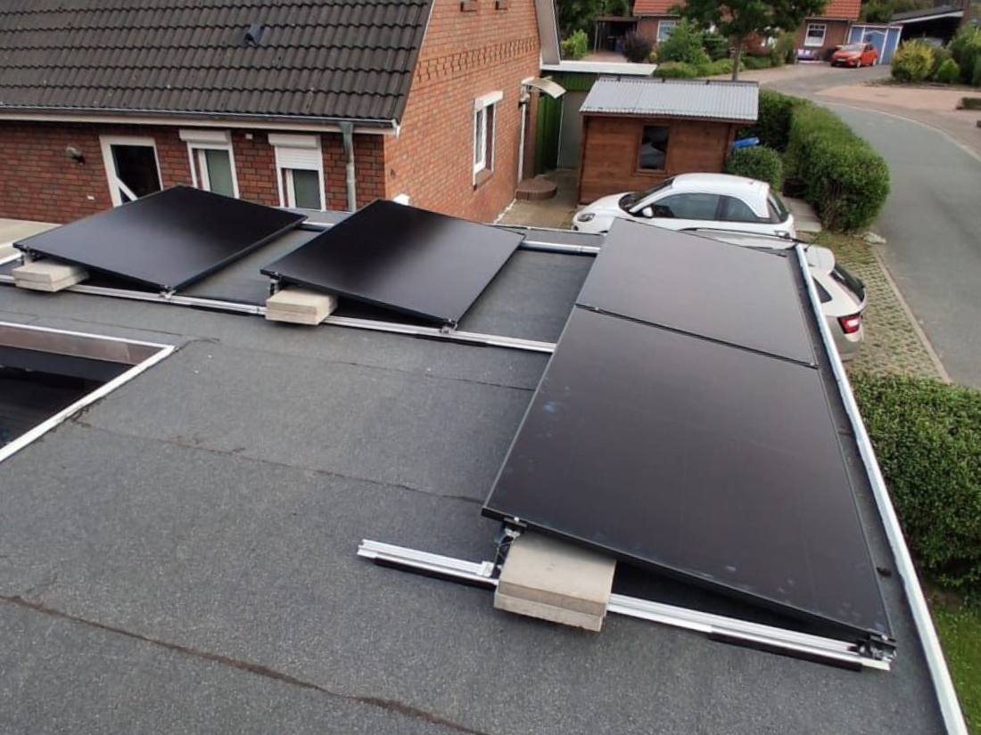 Solaranlagen Installateur: Balkonkraftwerk mit 4 Modulen - Hanse Solar Technik GmbH