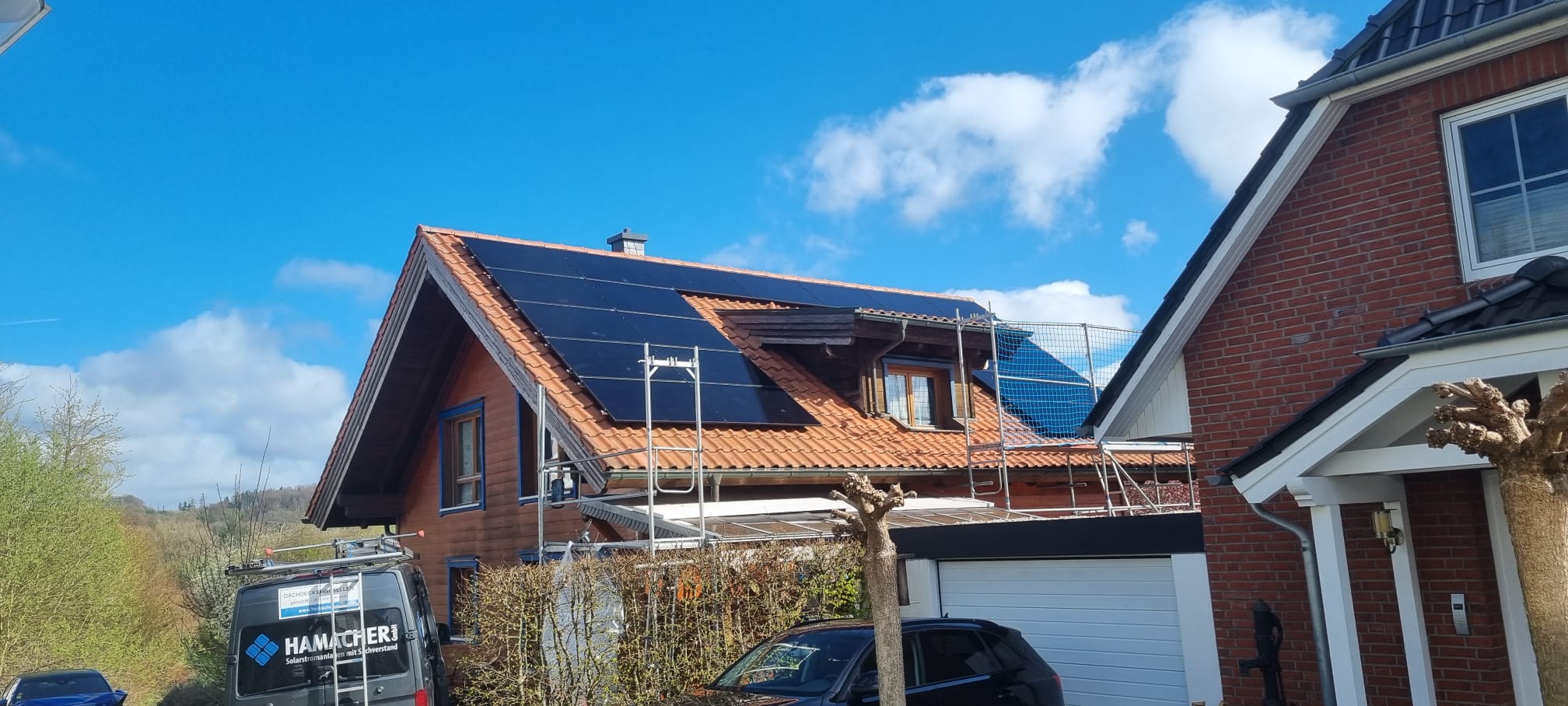 Hamacher Solar GmbH Portfolio PV-Anlage mit Aiko 3S+ Modulen