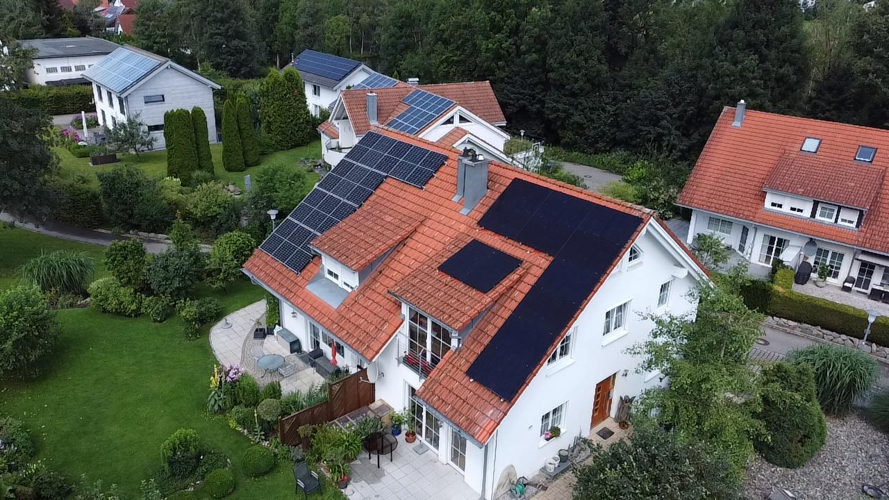 Photovoltaik Anbieter - Ein zufriedener Kunde in Isny. - Energiezentrale Memmingen